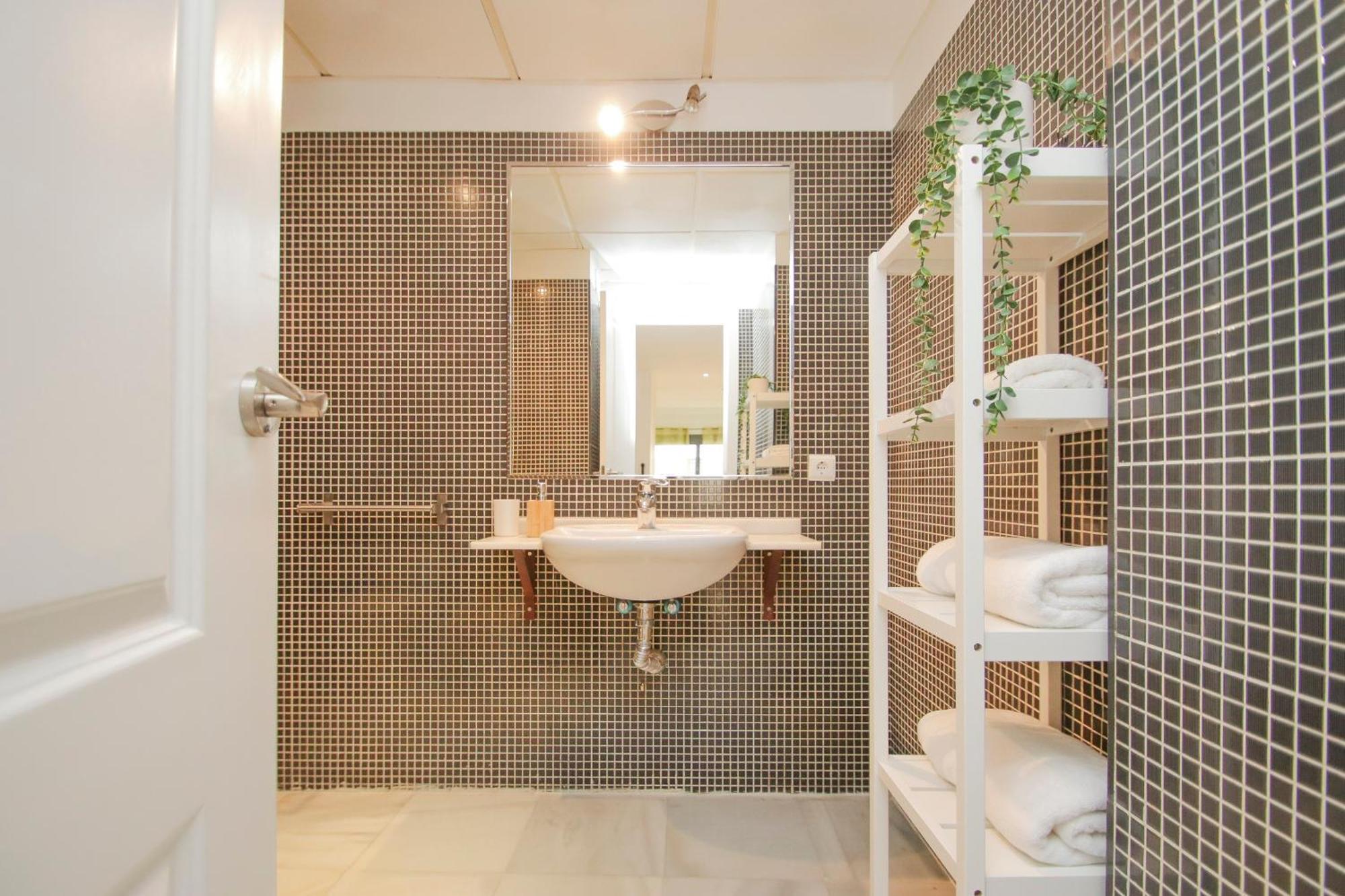 Lovely Apt In The City Center - 15M Walk Giralda Sevilla Eksteriør billede